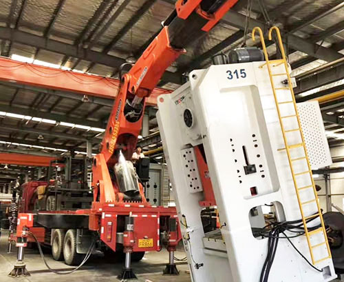 抱由镇提升工作效率，选择优质折臂吊租赁服务