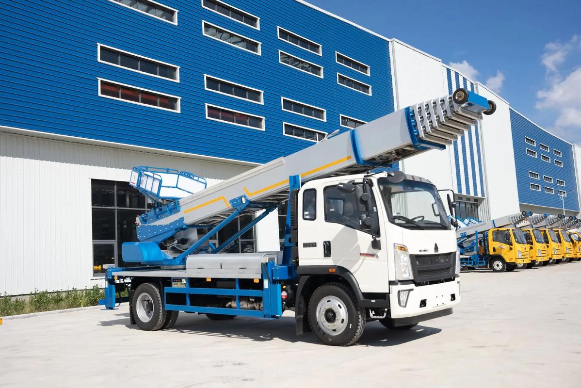 抱由镇出租云梯车高空作业车 建筑垃圾搬运